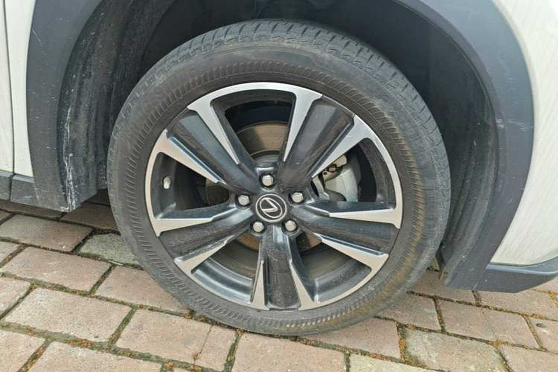 Used Lexus UX 2020 260h Explore & Enjoy Edition Right Front Wheel Hub
