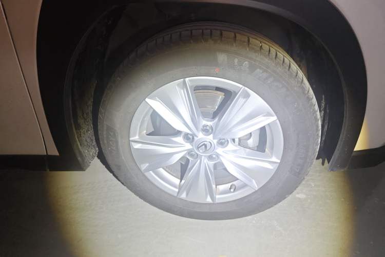 Used Lexus UX 2020 200 Special Edition Right Front Wheel Hub