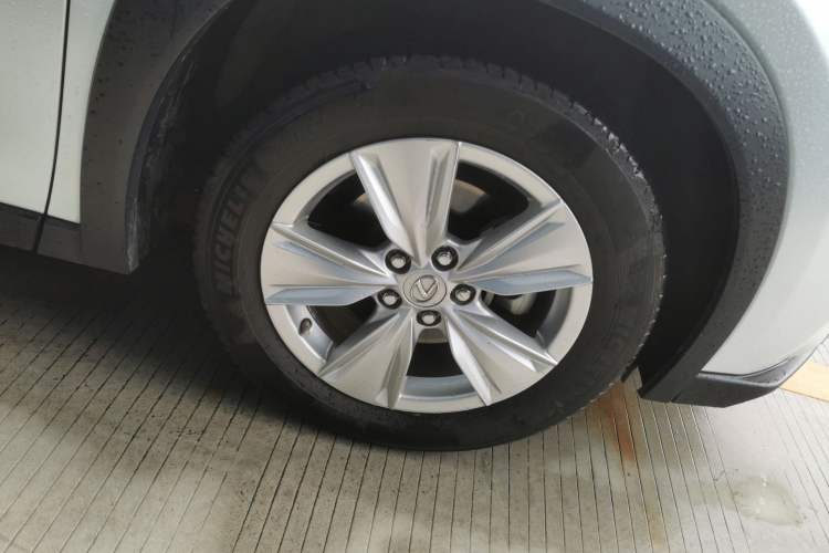 Used Lexus UX 2020 260h Explore-Cool Edition Right Front Wheel Hub