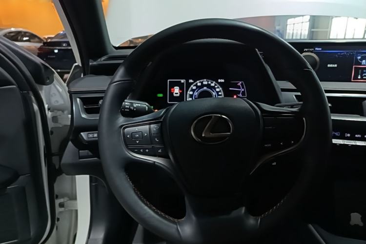 Used Lexus UX 2020 260h Explore-Cool Edition Steering Wheel