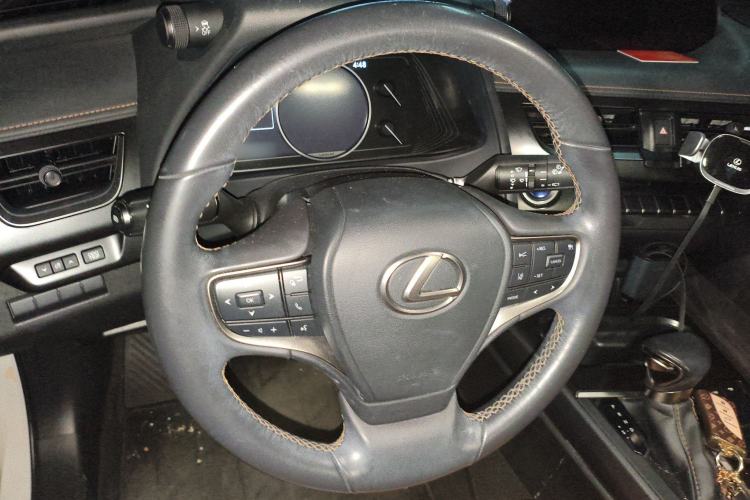 Used Lexus UX 2020 260h Explore & Adventure Edition Steering Wheel