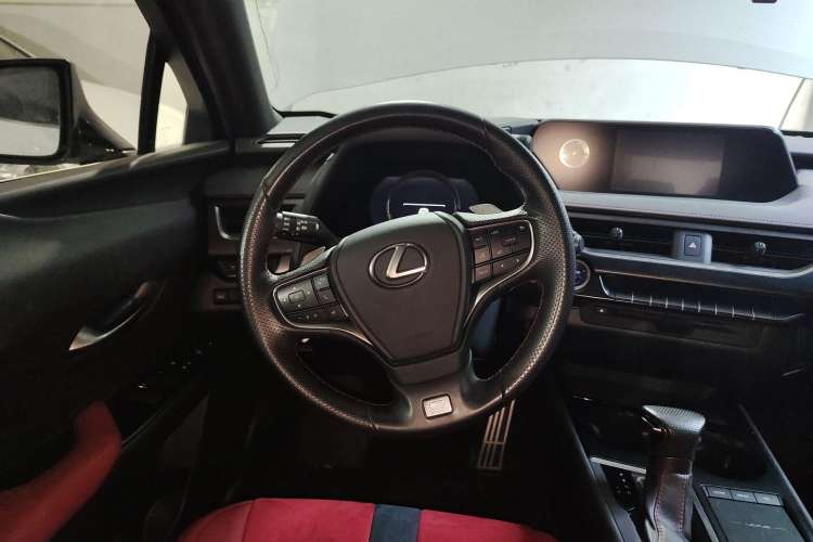 Used Lexus UX 2020 260h F SPORT All-Wheel-Drive Version Steering Wheel