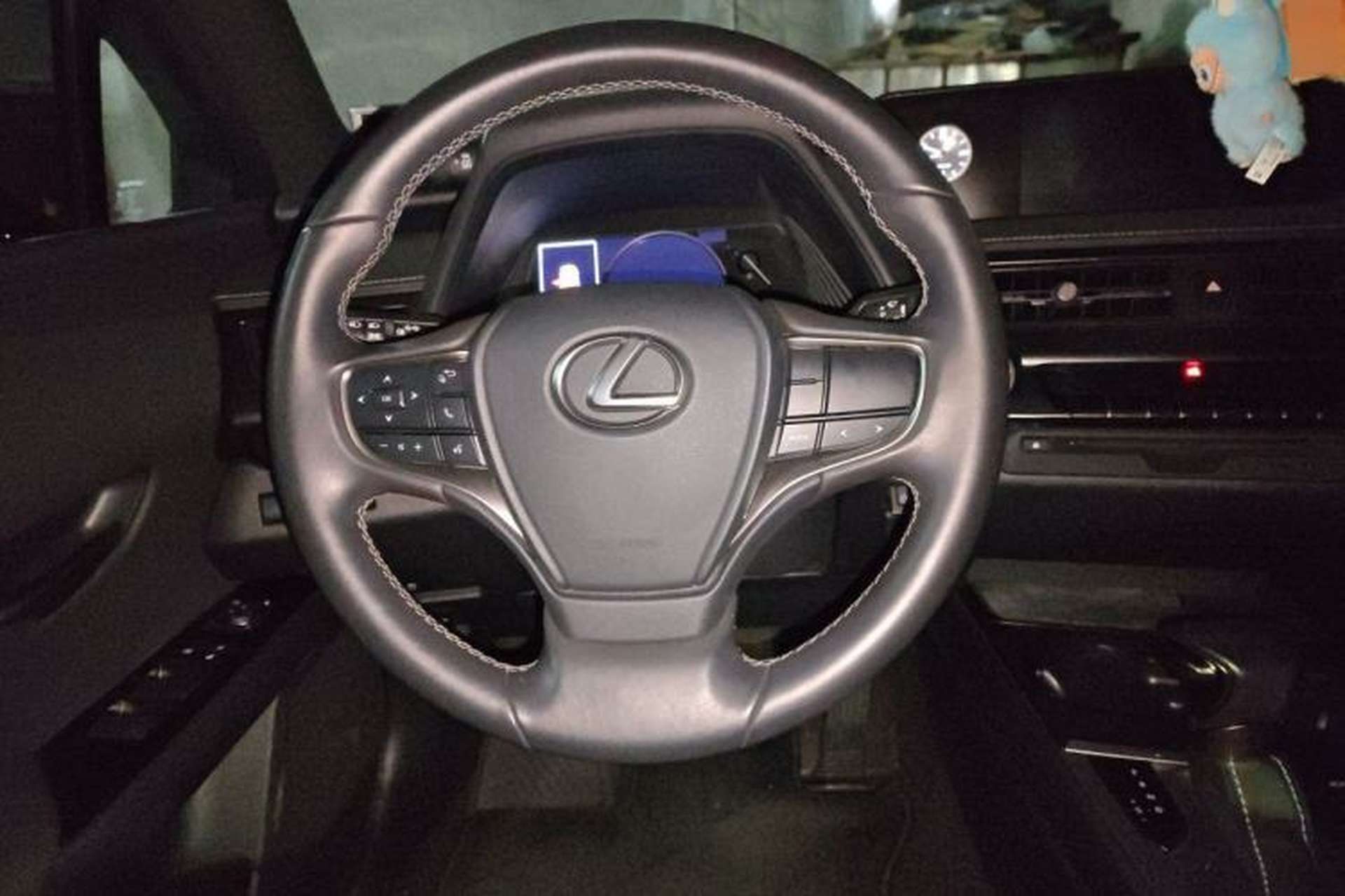 Used Lexus UX 2020 260h Explore-Cool Edition Steering Wheel