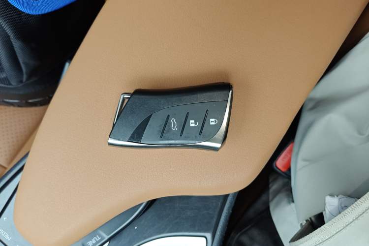 Used Lexus UX 2020 260h Explore & Adventure Edition Vehicle Key