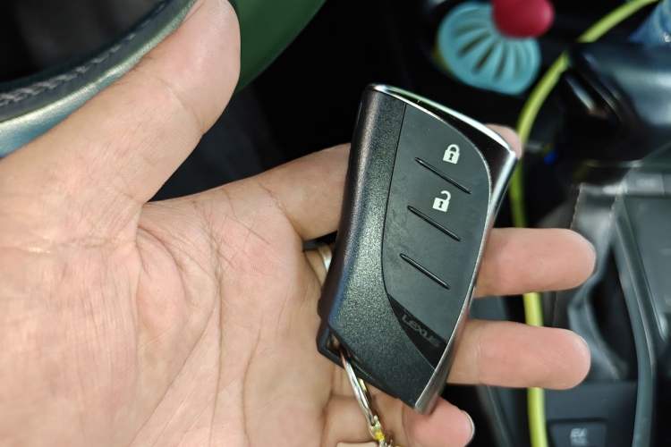 Used Lexus UX 2020 260h Explore-Cool Edition Vehicle Key