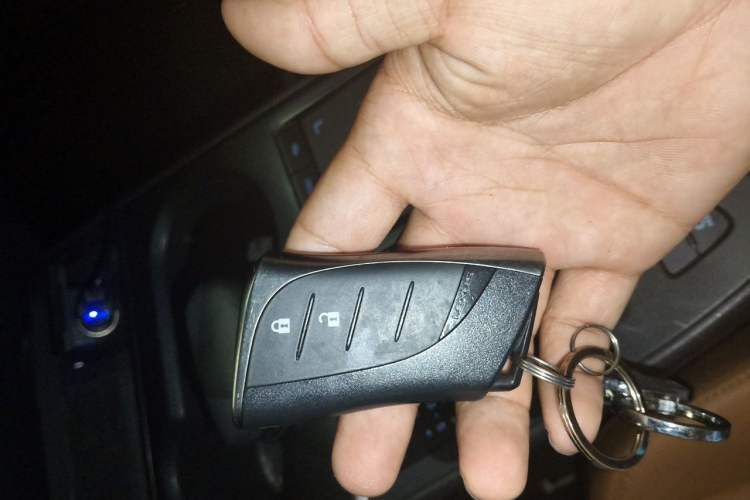Used Lexus UX 2020 260h Explore & Adventure Edition Vehicle Key