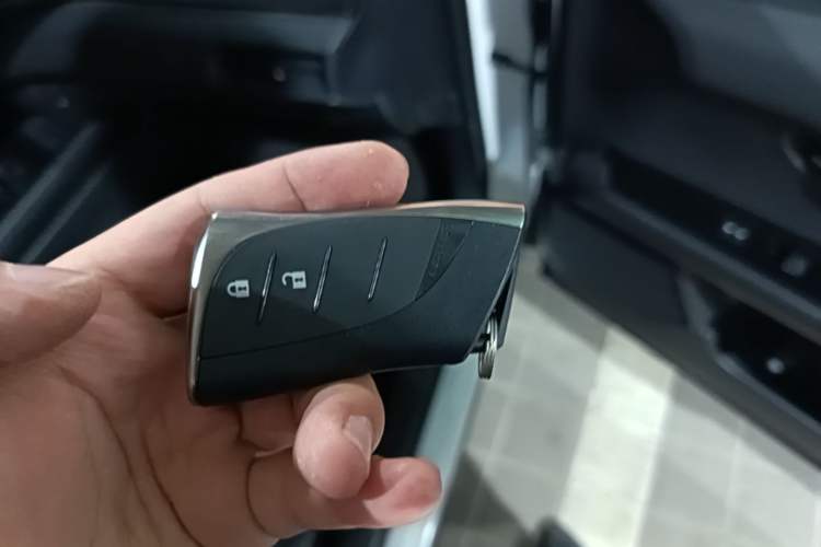 Used Lexus UX 2020 260h Explore & Adventure Edition Vehicle Key