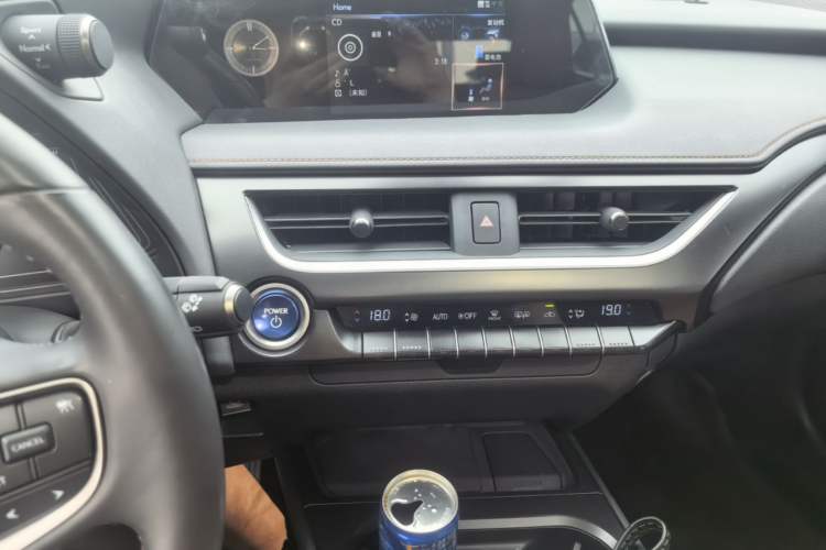 Used Lexus UX 2022 260h Explore-Edition Audio And AC Panel