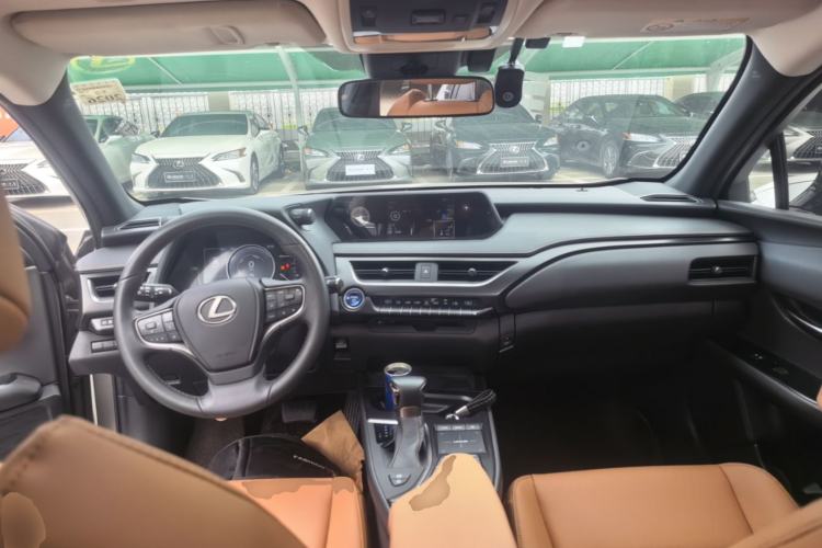Used Lexus UX 2022 260h Explore-Edition Center Console