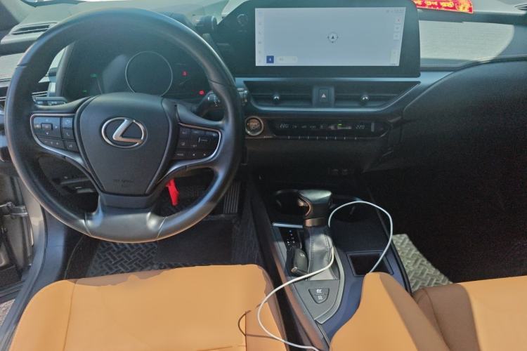 Used Lexus UX 2022 260h Explore-Edition Center Console