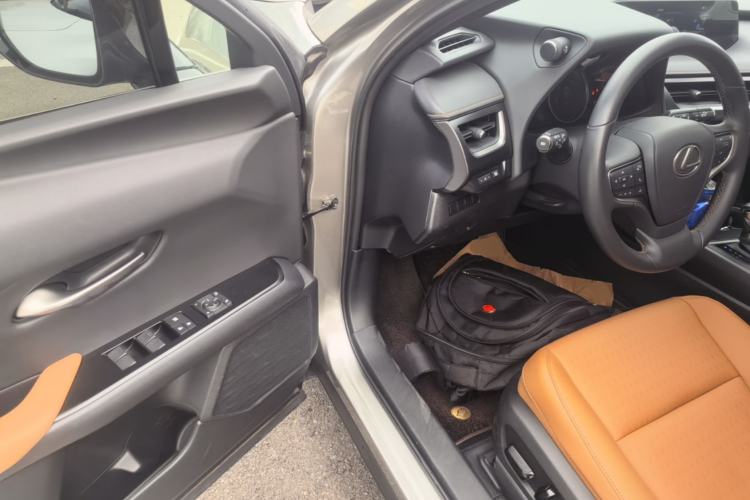 Used Lexus UX 2022 260h Explore-Edition Driver Seat