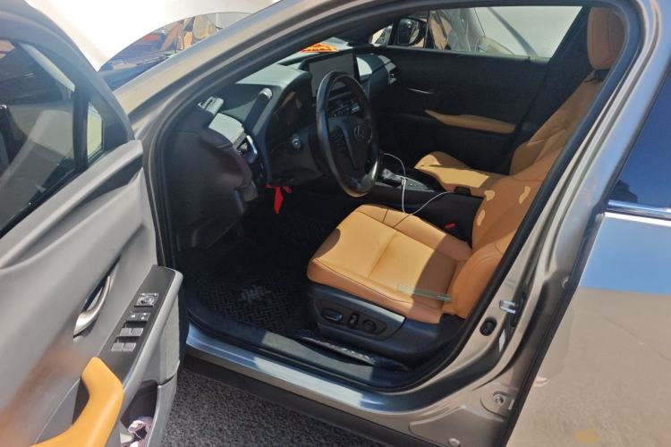 Used Lexus UX 2022 260h Explore-Edition Driver Seat