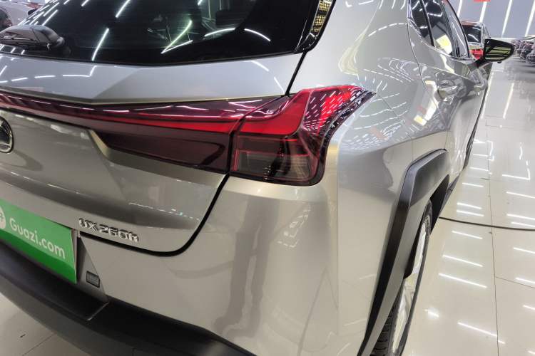 Used Lexus UX 2022 260h Explore-Cool Edition Exterior 6