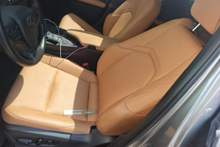 Used Lexus UX 2022 260h Explore-Edition Left Front Seat