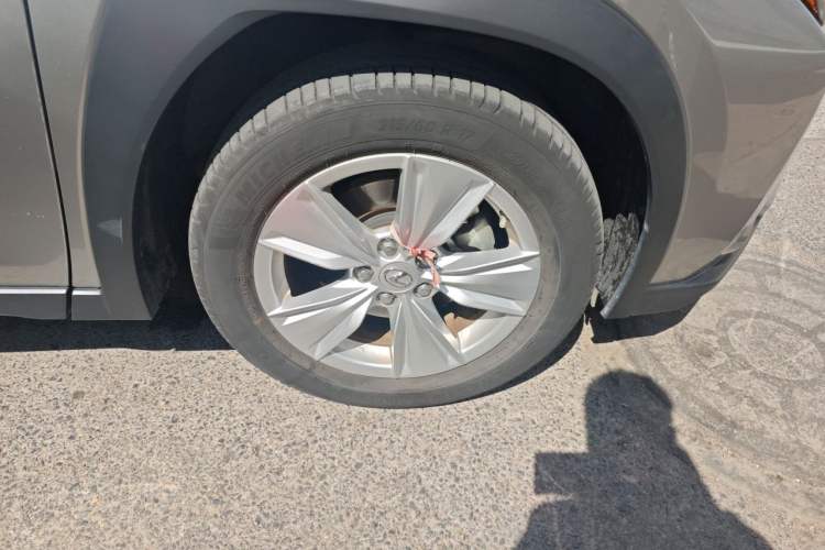 Used Lexus UX 2022 260h Explore-Edition Right Front Wheel Hub
