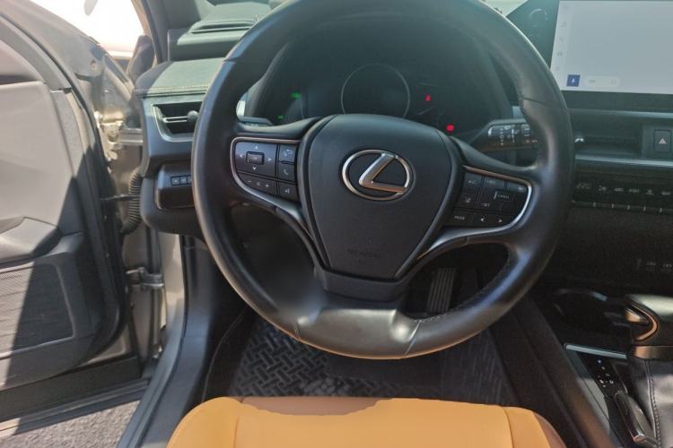 Used Lexus UX 2022 260h Explore-Edition Steering Wheel