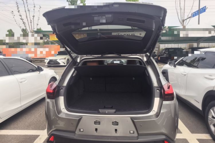 Used Lexus UX 2022 260h Explore-Edition Trunk