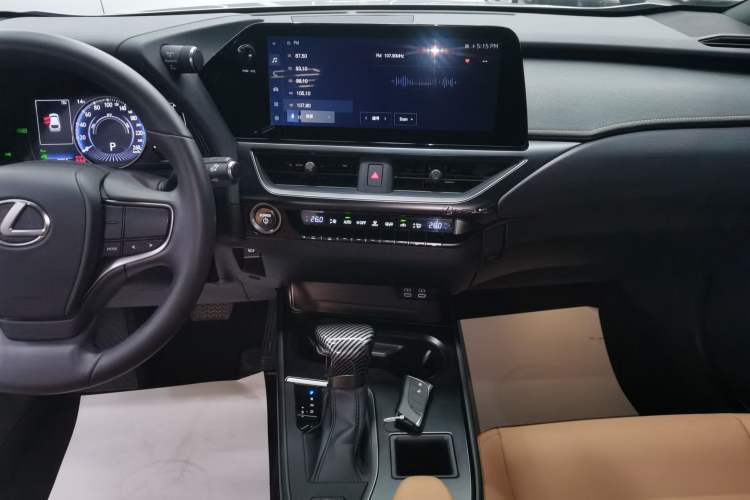 Used Lexus UX 2022 260h Explore-Cool Edition Audio And AC Panel
