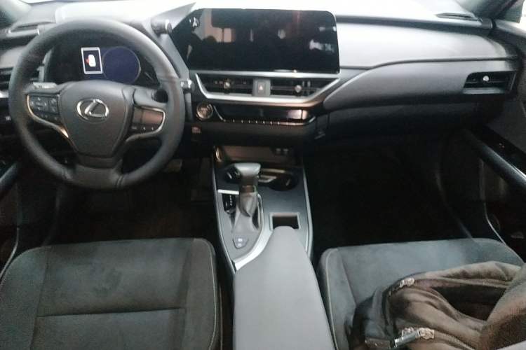 Used Lexus UX 2022 260h Explore Edition Audio And AC Panel