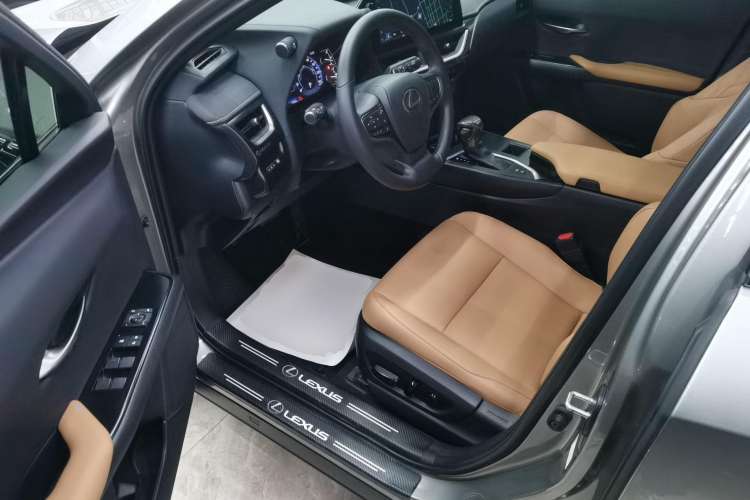 Used Lexus UX 2022 260h Explore-Cool Edition Driver Seat