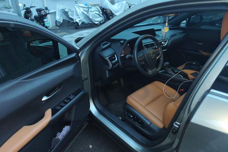 Used Lexus UX 2022 260h Explore-Edition Driver Seat