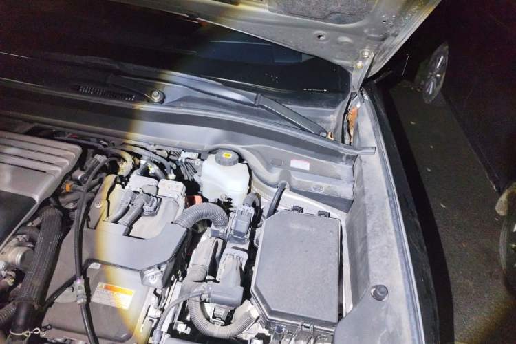 Used Lexus UX 2022 260h Explore-Edition Engine Bay Left