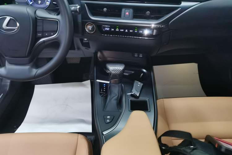 Used Lexus UX 2022 260h Explore-Cool Edition Gear Lever