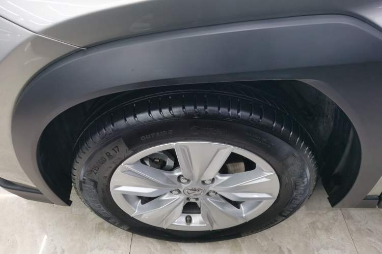 Used Lexus UX 2022 260h Explore-Cool Edition Left Front Wheel Hub