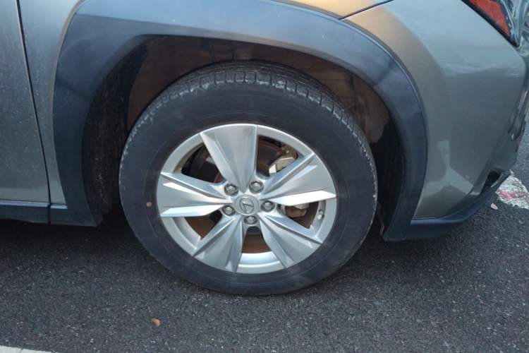 Used Lexus UX 2022 260h Explore-Edition Right Front Wheel Hub