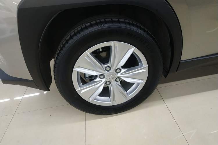 Used Lexus UX 2022 260h Explore Edition Right Rear Wheel Hub