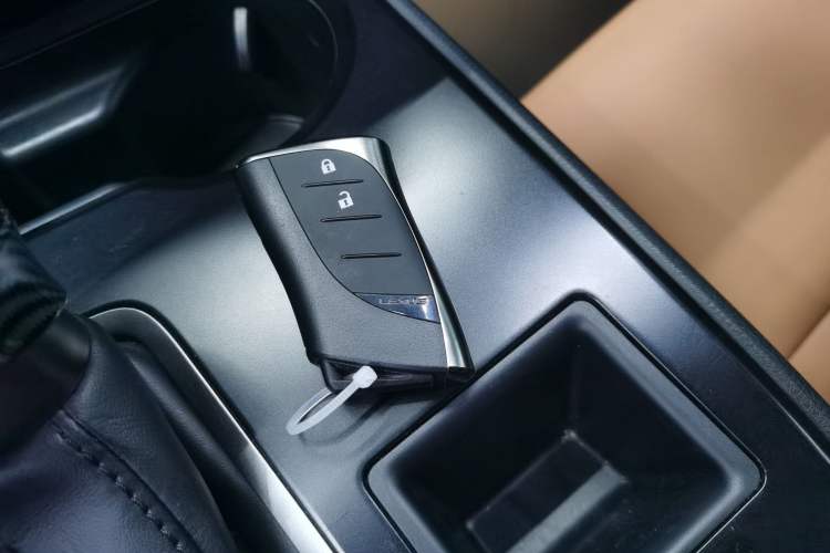 Used Lexus UX 2022 260h Explore-Cool Edition Vehicle Key