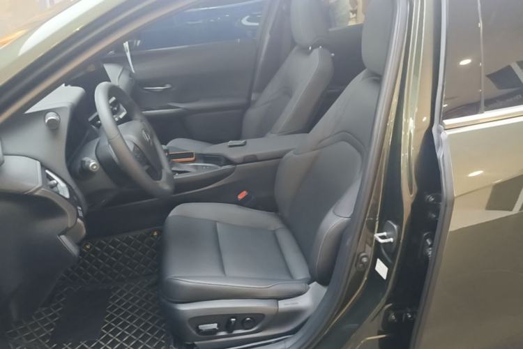 Used Lexus UX 2022 260h Explore-Edition Left Front Seat