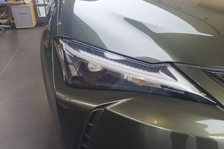 Used Lexus UX 2022 260h Explore-Edition Right Front Headlight