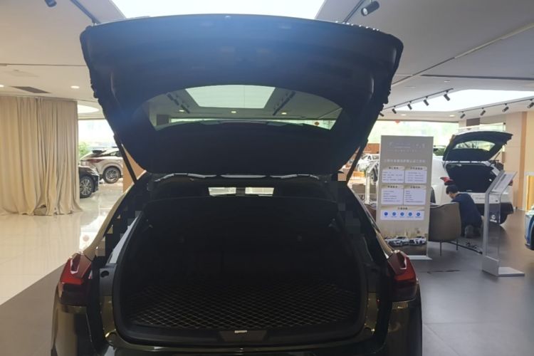 Used Lexus UX 2022 260h Explore-Edition Trunk