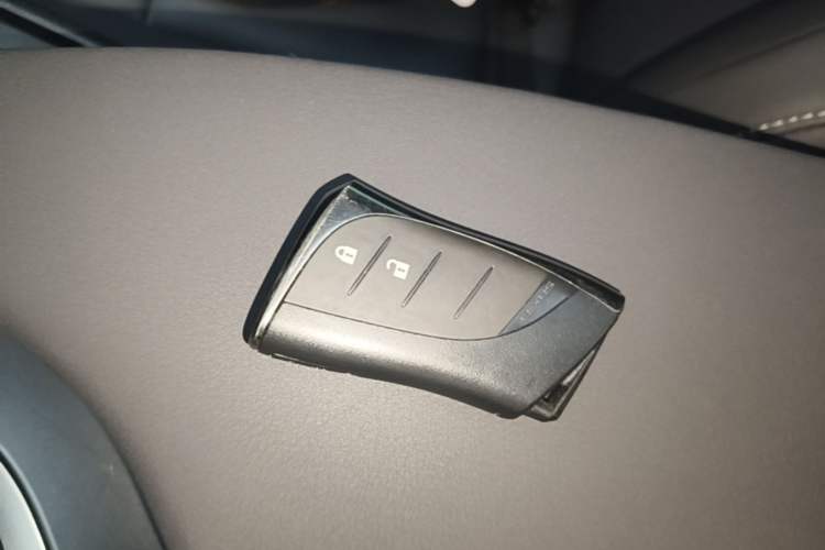 Used Lexus UX 2022 260h Explore-Edition Vehicle Key
