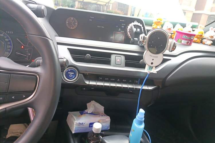 Used Lexus UX 2022 260h Explore-Cool Edition Audio And AC Panel