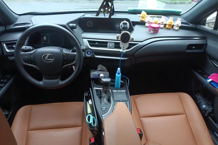 Used Lexus UX 2022 260h Explore-Cool Edition Center Console
