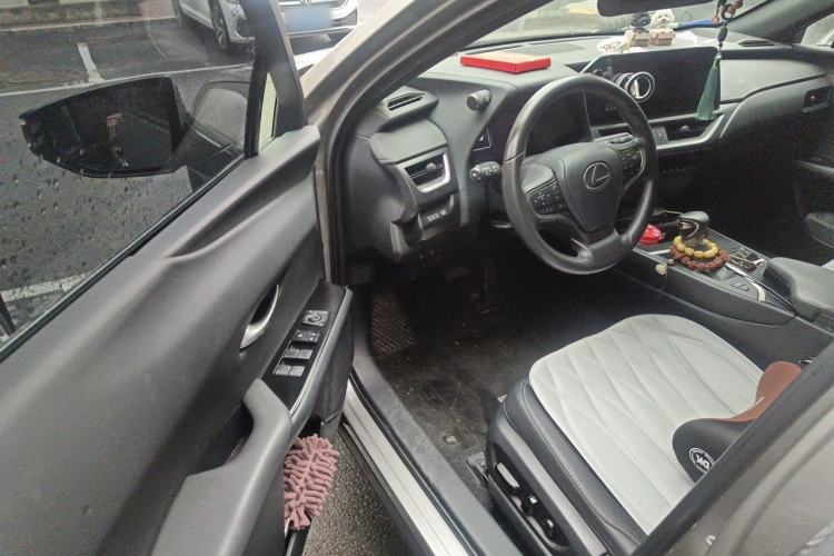 Used Lexus UX 2022 260h Explore-Edition Driver Seat