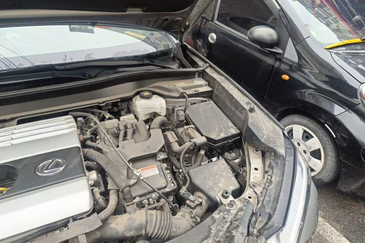 Used Lexus UX 2022 260h Explore-Edition Engine Bay Left
