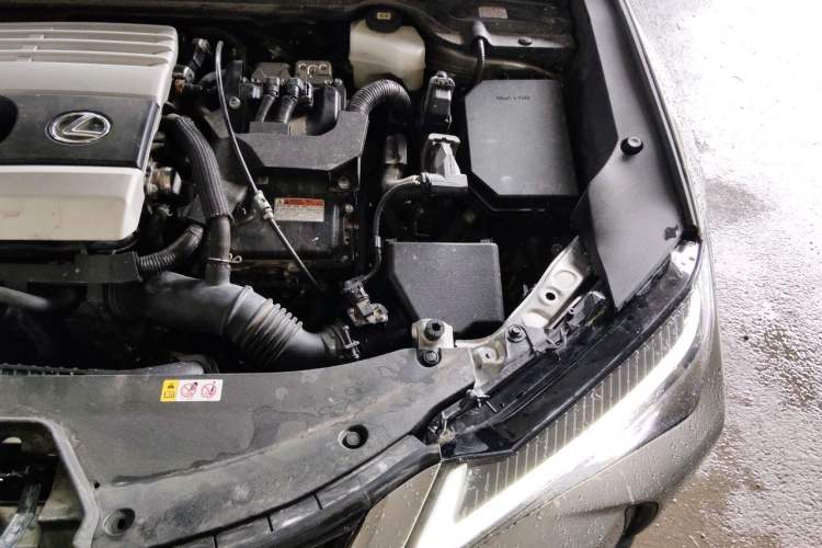 Used Lexus UX 2022 260h Explore-Edition Engine Bay Left