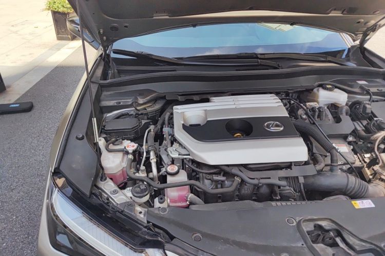 Used Lexus UX 2022 260h Explore-Edition Engine Bay Right
