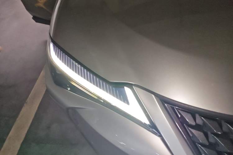 Used Lexus UX 2022 260h Explore Edition Engine Bay Right