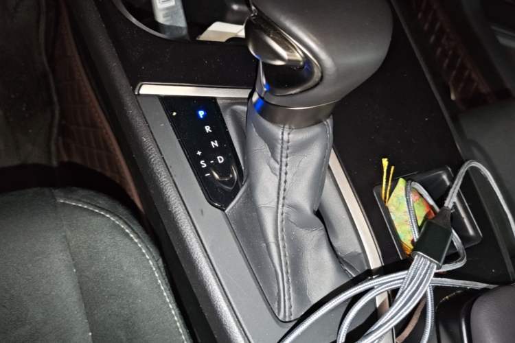 Used Lexus UX 2022 260h Explore Edition Gear Lever