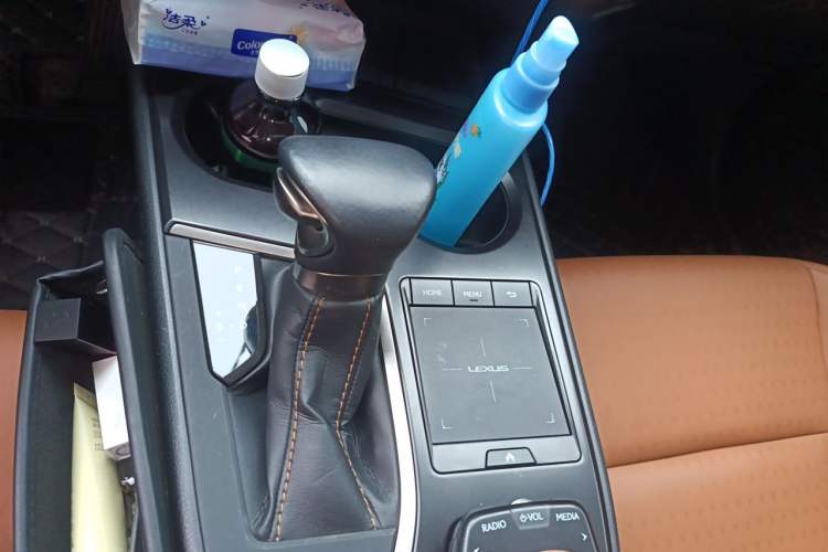 Used Lexus UX 2022 260h Explore-Cool Edition Gear Lever
