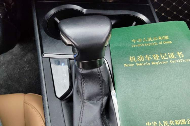 Used Lexus UX 2022 260h Explore-Edition Gear Lever