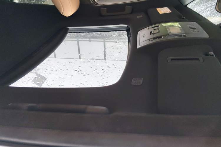 Used Lexus UX 2022 260h Explore-Edition Headliner
