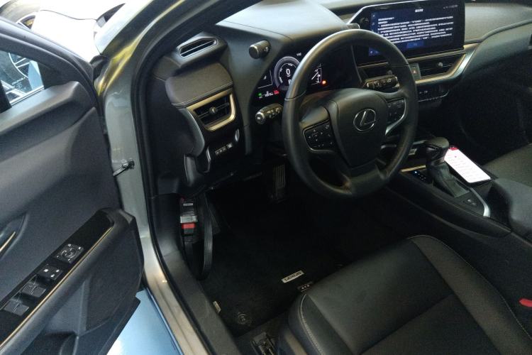Used Lexus UX 2022 260h Explore-Edition Interior 3