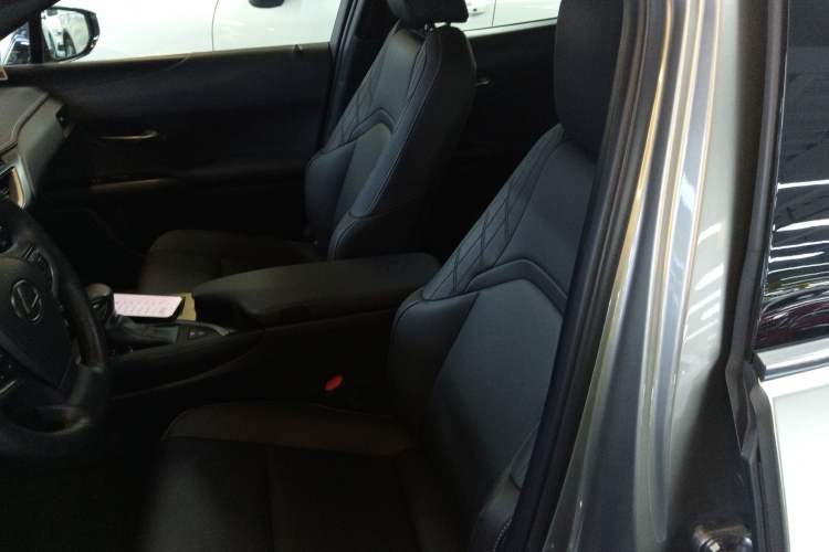 Used Lexus UX 2022 260h Explore-Edition Left Front Seat