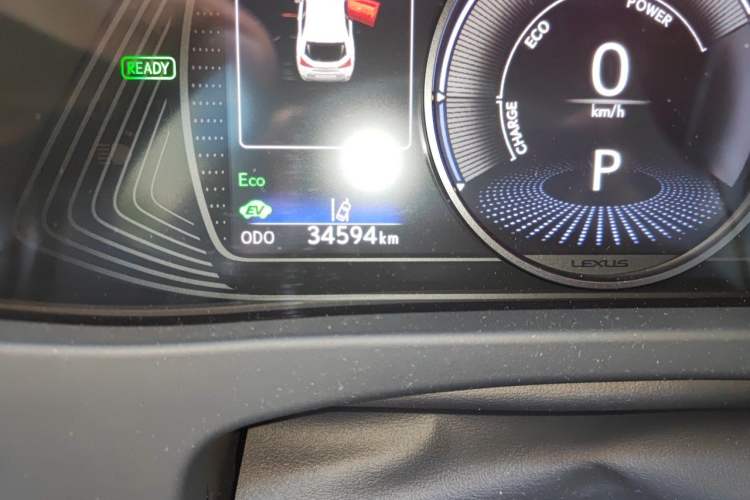 Used Lexus UX 2022 260h Explore-Edition Odometer Close Up
