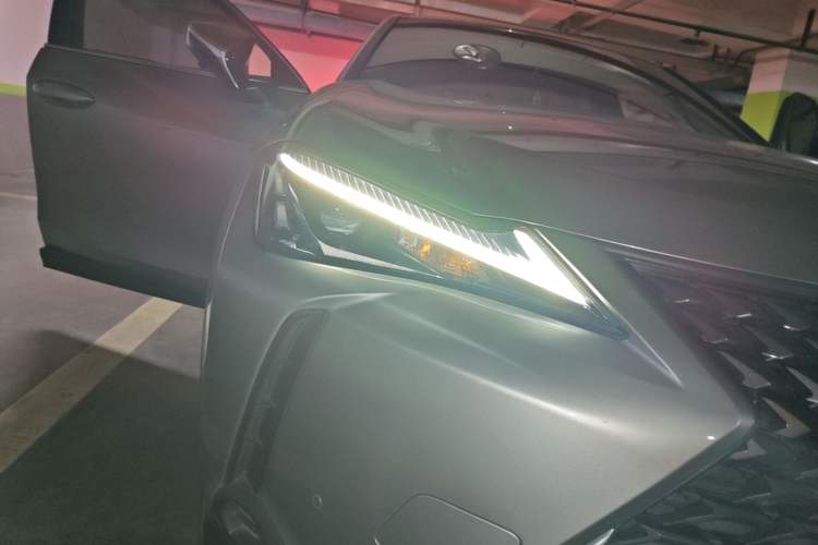 Used Lexus UX 2022 260h Explore Edition Right Front Headlight